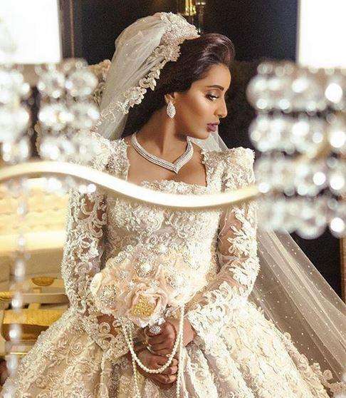 Fancy Bridal Hairstyle | Arabia Weddings Fancy Bridal Hairstyle | Arabia Weddings