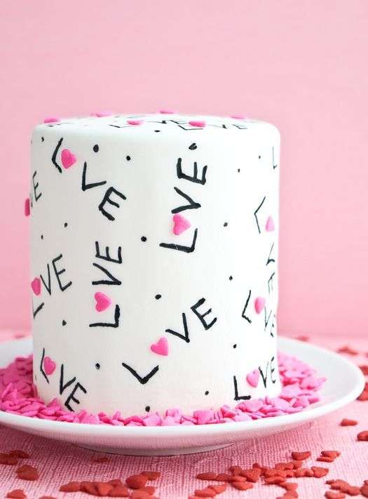 Beautiful Anniversary Cakes You Will Love