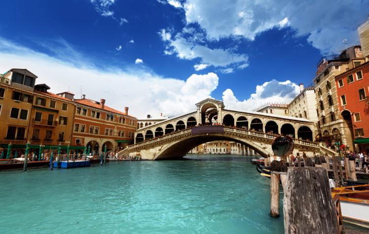 Ponte di Rialto in Venice