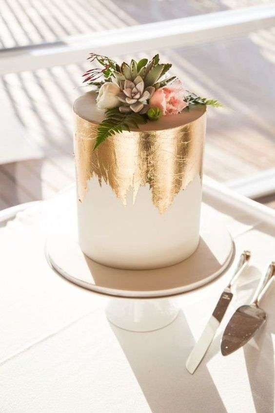 Beautiful Engagement Cakes You Will Love