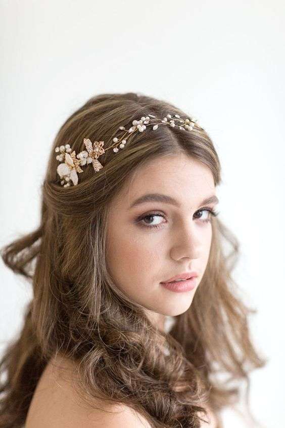 Bridal Hairstyles For Brides with Medium Length Hair