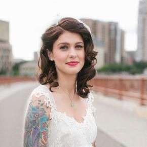 Bridal Hairstyles For Brides with Medium Length Hair