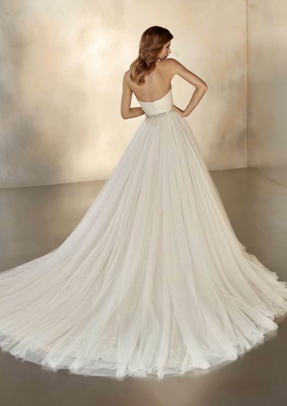 The New 2020 Atelier Pronovias Cruise Collection