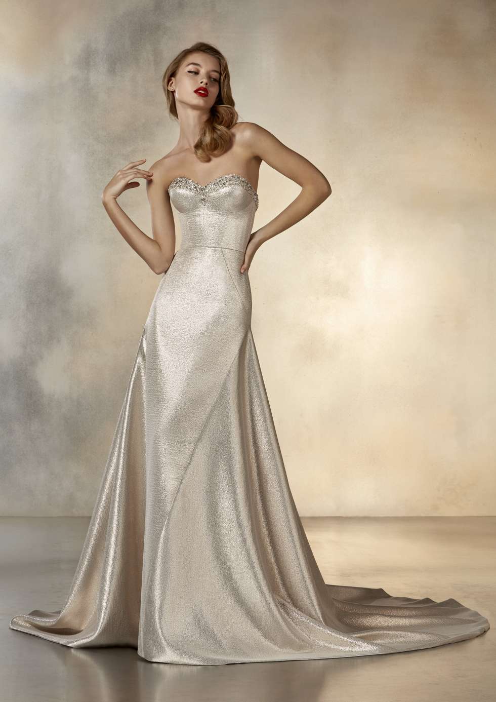 The New 2020 Atelier Pronovias Cruise Collection