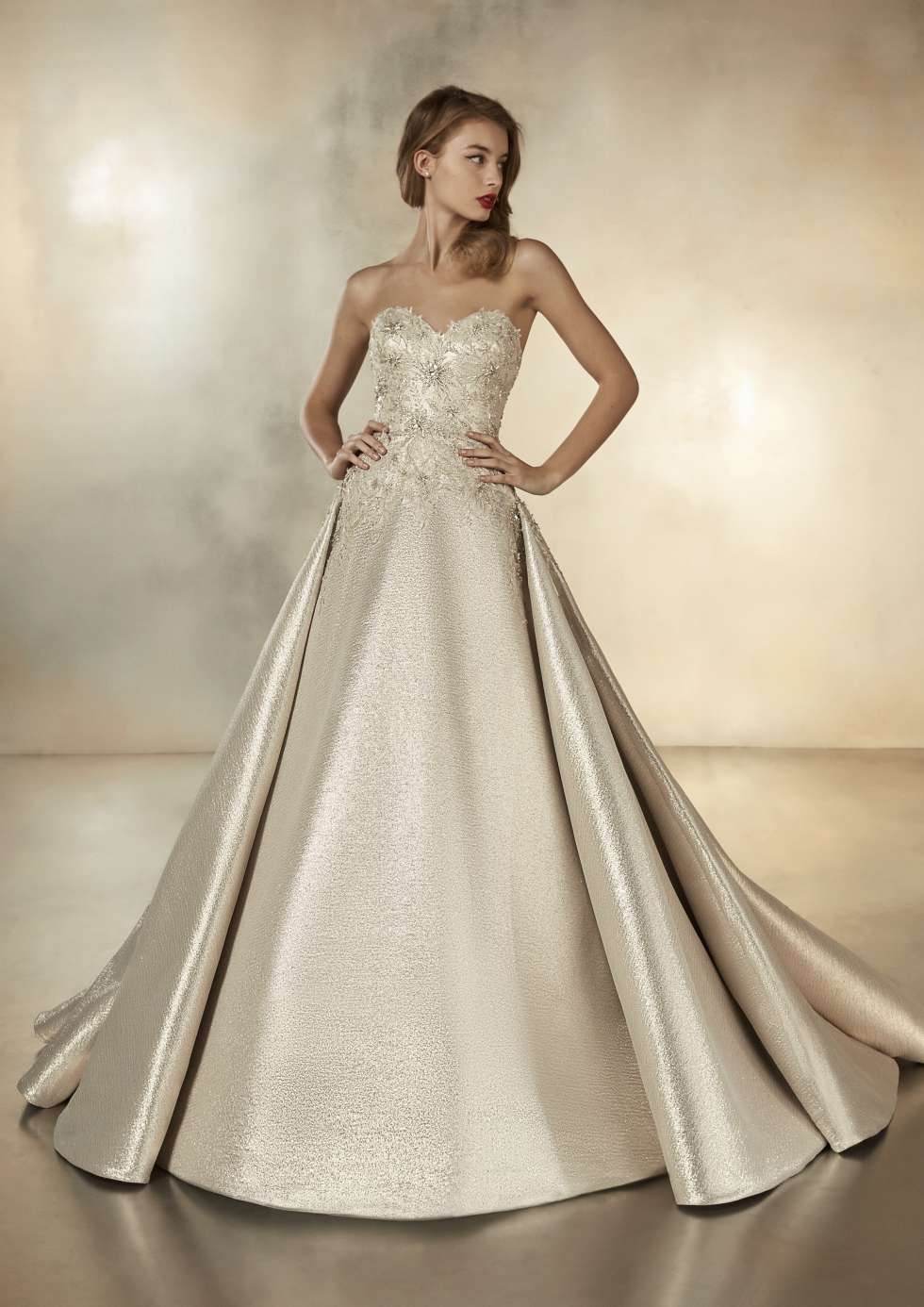 The New 2020 Atelier Pronovias Cruise Collection