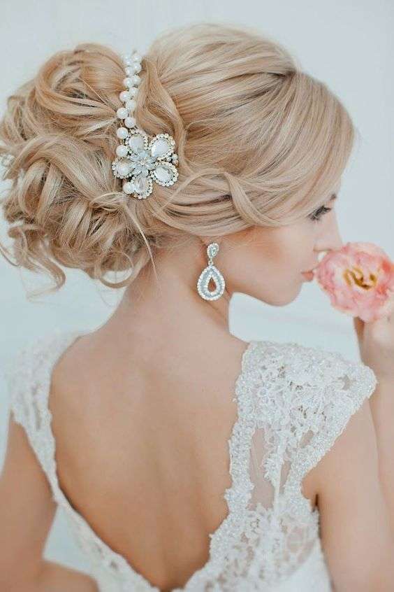 Glamorous Bridal Hairstyles We Love