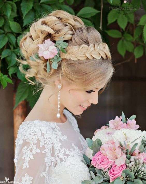 Glamorous Bridal Hairstyles We Love