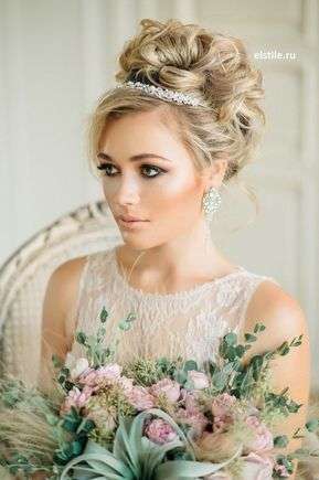 Glamorous Bridal Hairstyles We Love