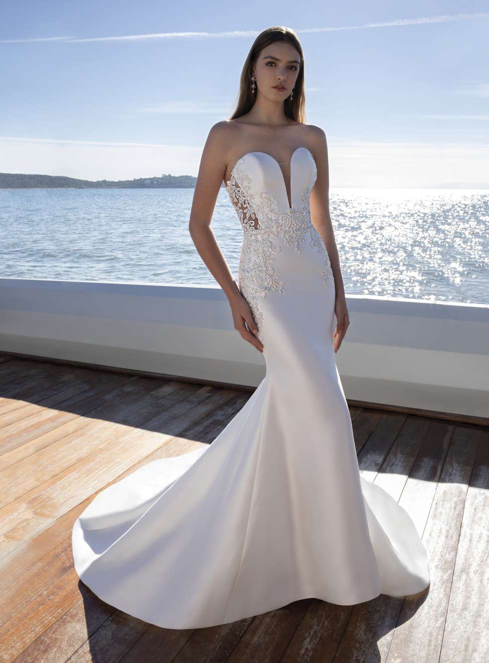 مجموعة كوزموبيلا لفساتين زفاف 2020 من ديمتريوس