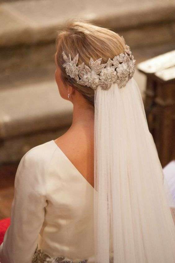 Beautiful Bridal Hairstyles with Tiaras