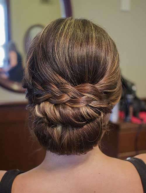 Beautiful Hairstyles For Your Engagement