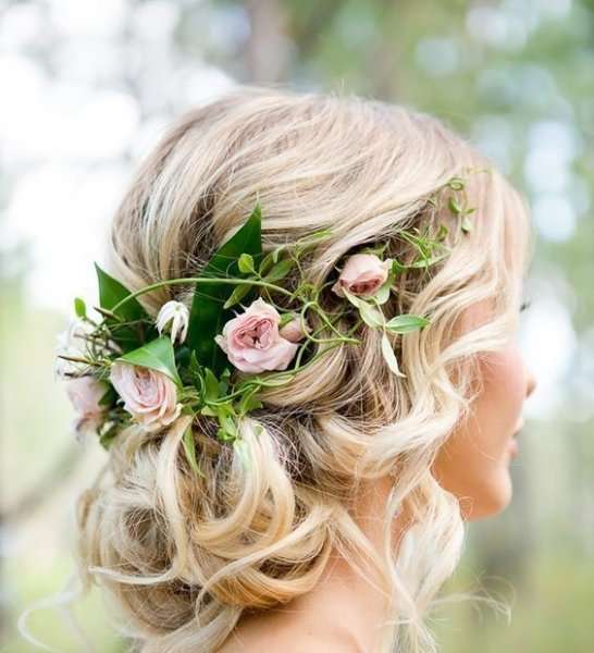 Beautiful Wavy and Curly Bridal Hairstyles