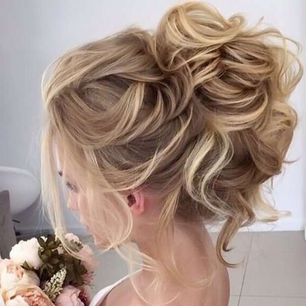 Beautiful Wavy and Curly Bridal Hairstyles