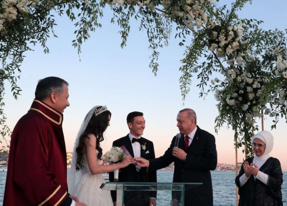 أردوغان يحضر حفل زفاف نجم فريق أرسنال مسعود أوزيل
