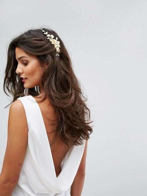 Beautiful Ways to Wear Your Hair Down on Your Wedding Day