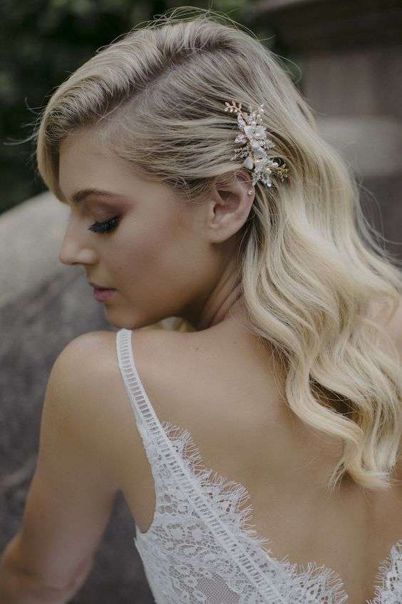 Beautiful Ways to Wear Your Hair Down on Your Wedding Day