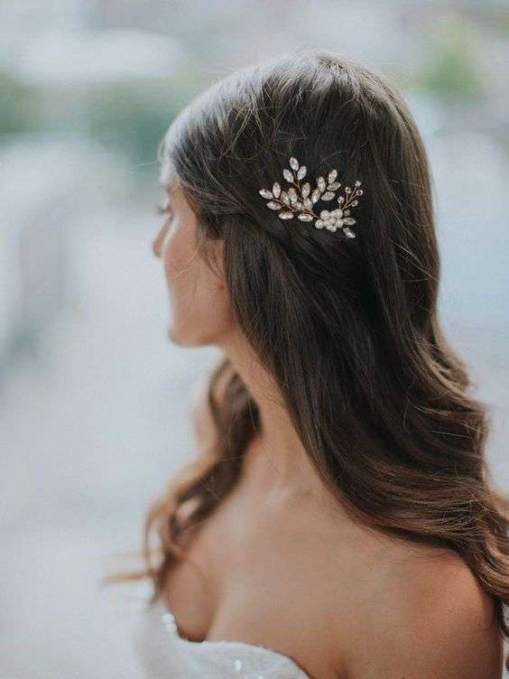 Beautiful Ways to Wear Your Hair Down on Your Wedding Day