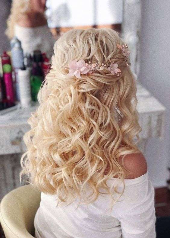 Beautiful Wavy and Curly Bridal Hairstyles