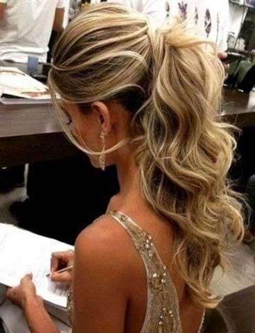 Beautiful Hairstyles For Your Engagement