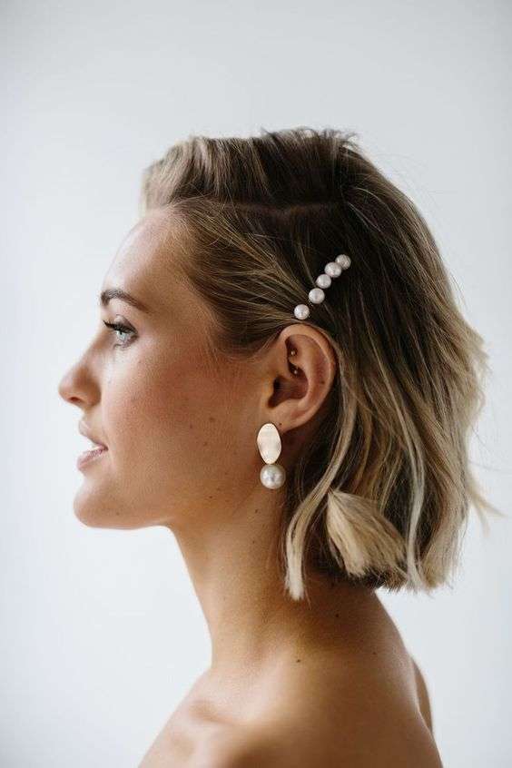 Beautiful Minimal Bridal Hairstyles