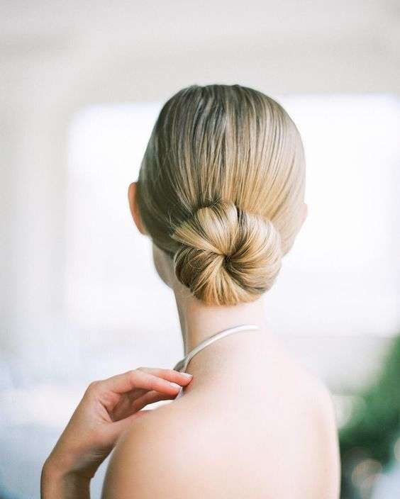 Beautiful Minimal Bridal Hairstyles