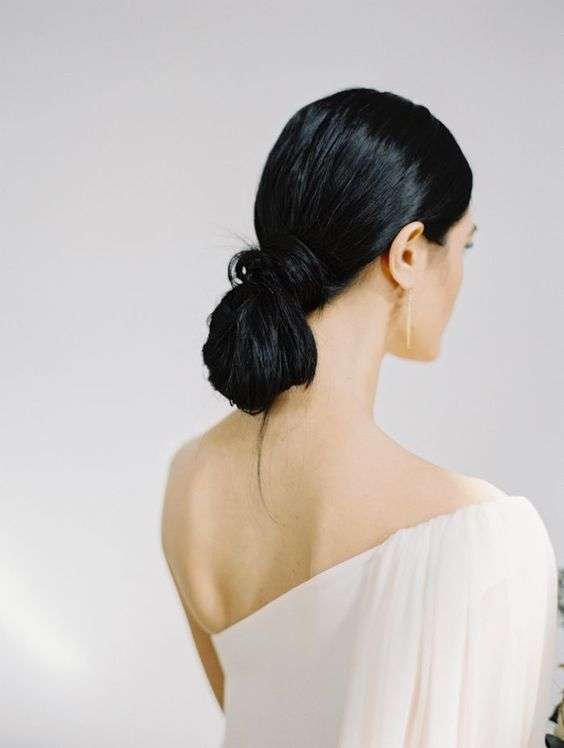 Beautiful Minimal Bridal Hairstyles