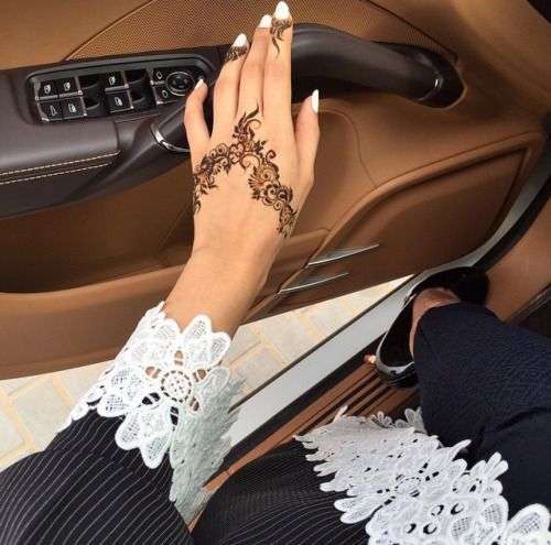 Simple Henna Design 11