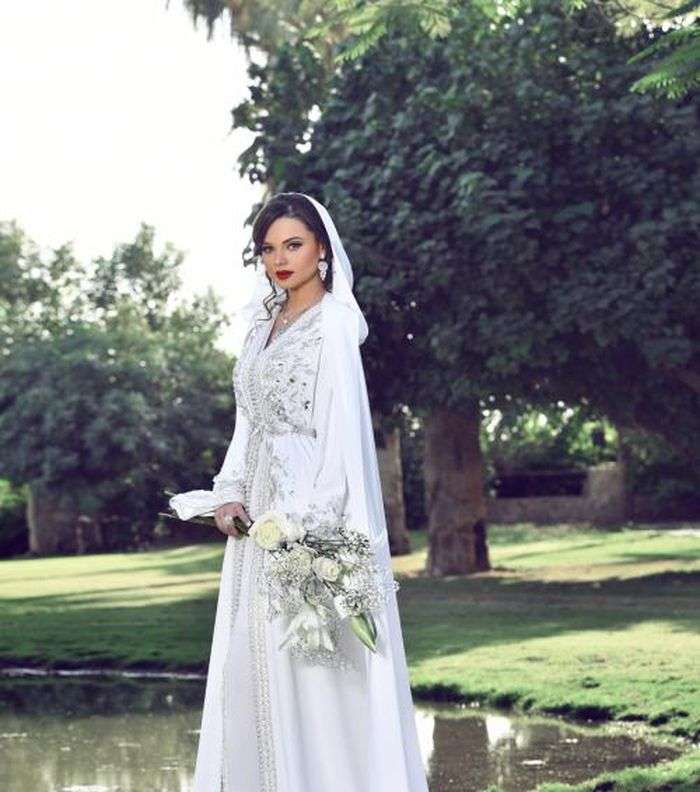 White hot sale bridal abaya