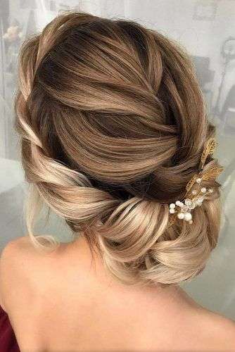 Beautiful Hairstyles for Your Engagement