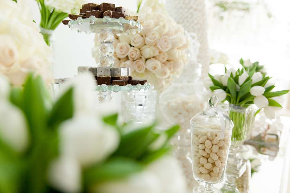 حفل زفاف ساحر بثيم أزهار الأوركيد في دبي