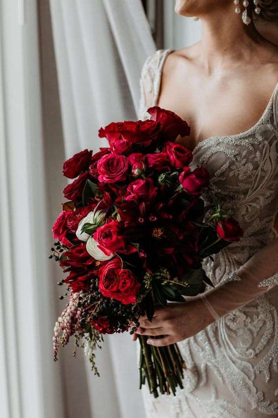 Beautiful Red Wedding Bouquet Ideas