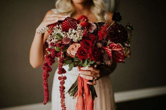 Beautiful Red Wedding Bouquet Ideas