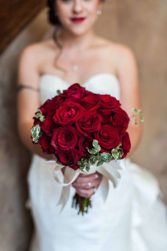 Beautiful Red Wedding Bouquet Ideas