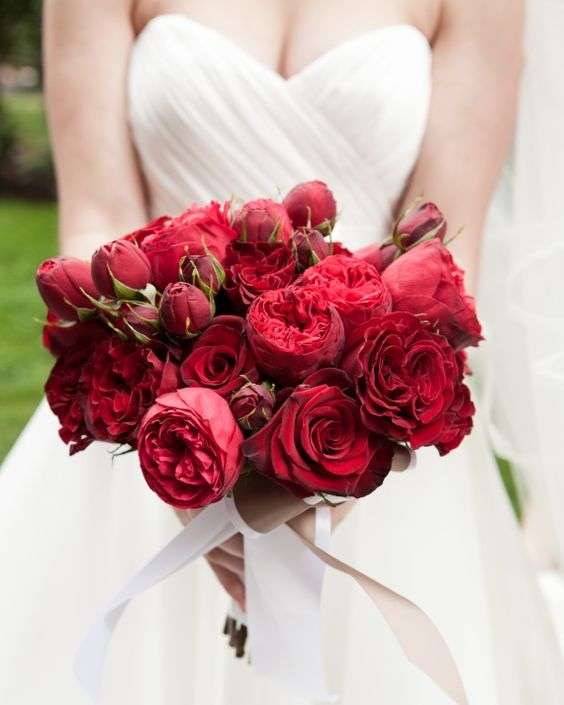 Beautiful Red Wedding Bouquet Ideas