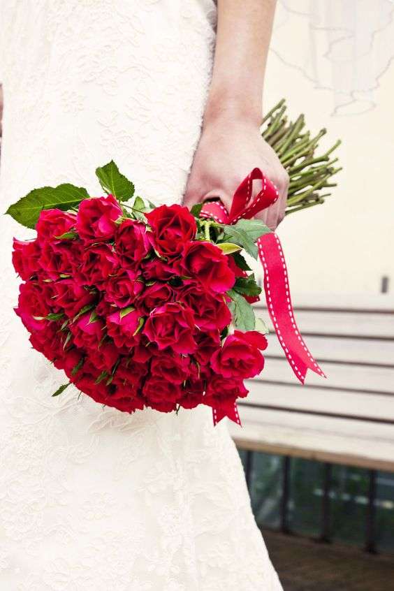 Beautiful Red Wedding Bouquet Ideas