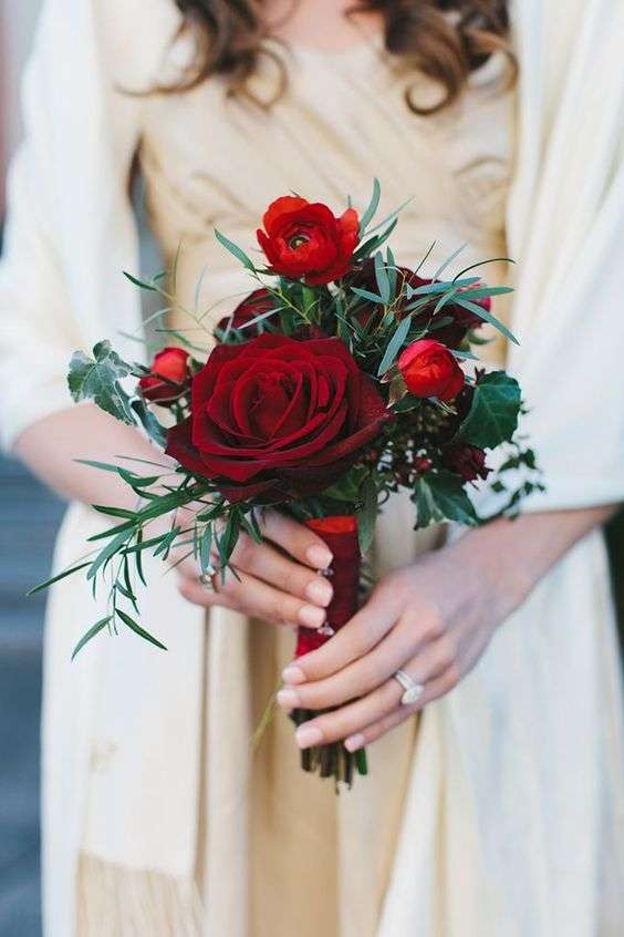 Beautiful Red Wedding Bouquet Ideas