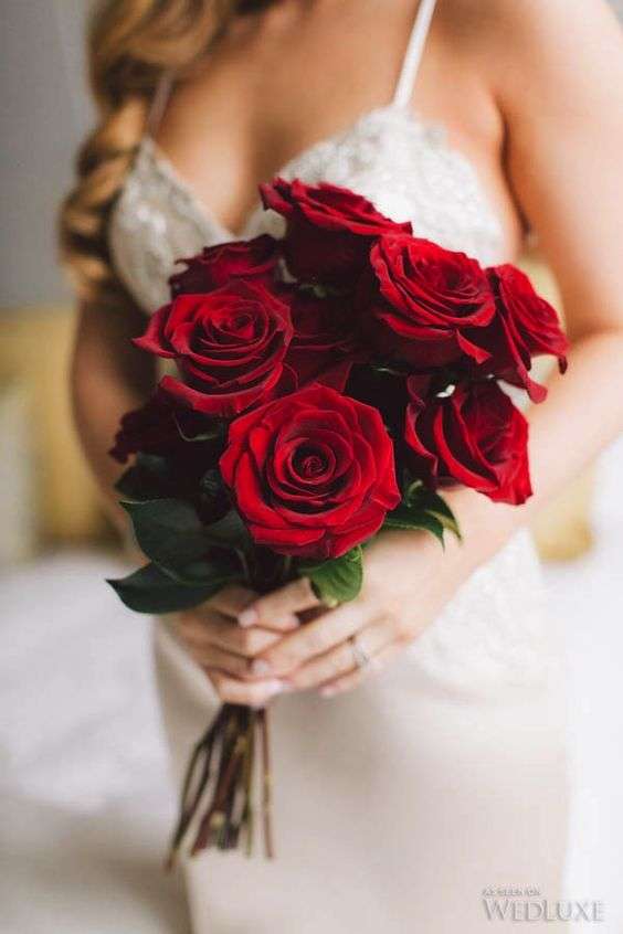 Beautiful Red Wedding Bouquet Ideas