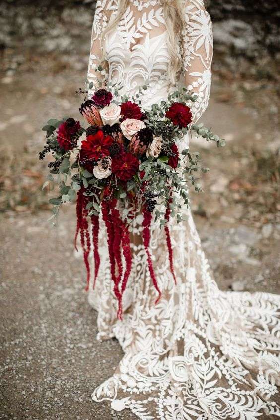 Beautiful Red Wedding Bouquet Ideas