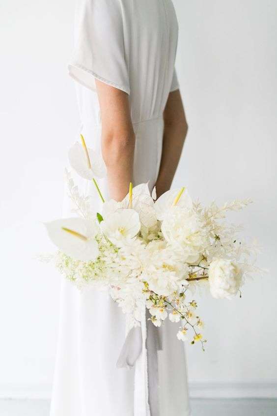 Pretty White Wedding Bouquet Ideas