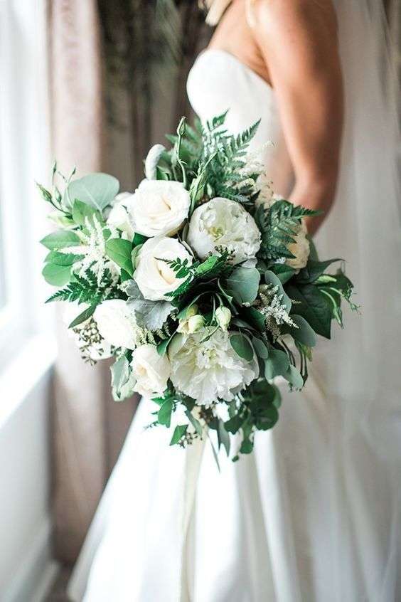 Pretty White Wedding Bouquet Ideas