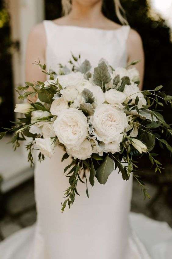 Pretty White Wedding Bouquet Ideas