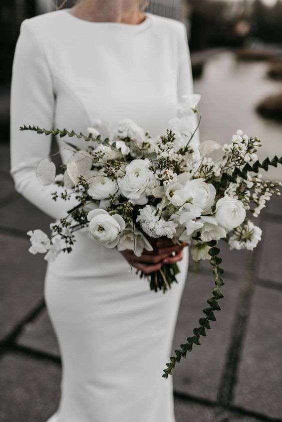 Pretty White Wedding Bouquet Ideas