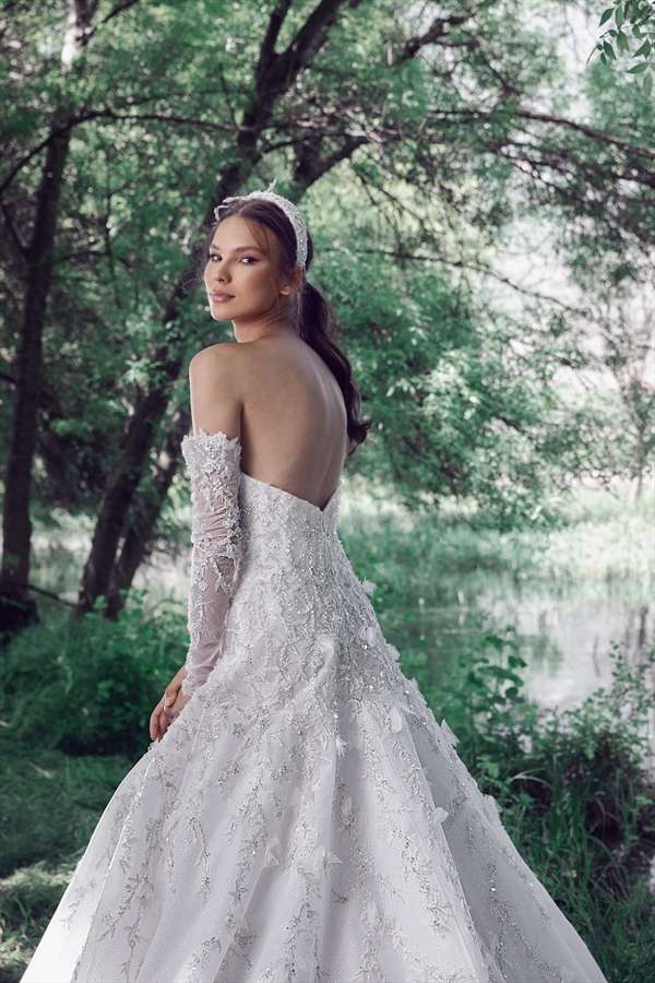 Tony Ward Spring 2022 Wedding Dress Collection