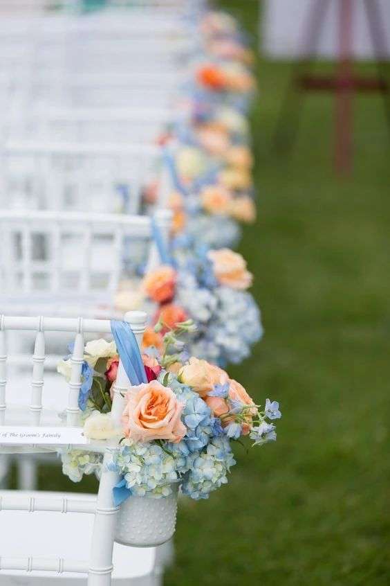 حفل زفاف بمزيج اللون الأزرق واللون القرنفلي