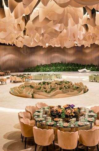 حفل زفاف من وحي الصحراء في الدوحة