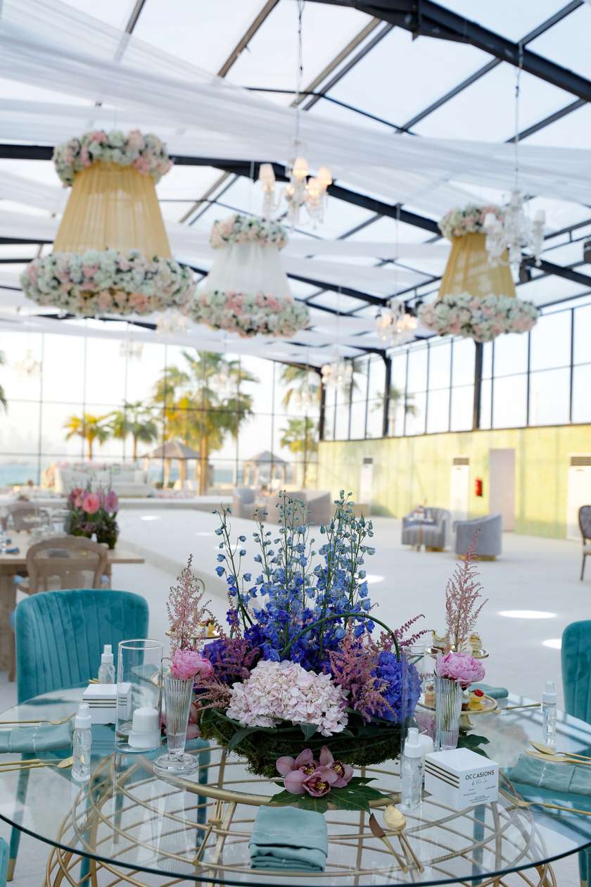 حفل زفاف رائع في القاعة الزجاجية في قطر