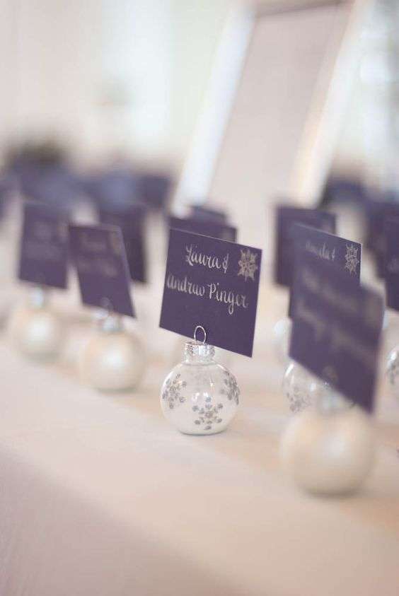 Use Snow Globes For Your Perfect Winter Wedding