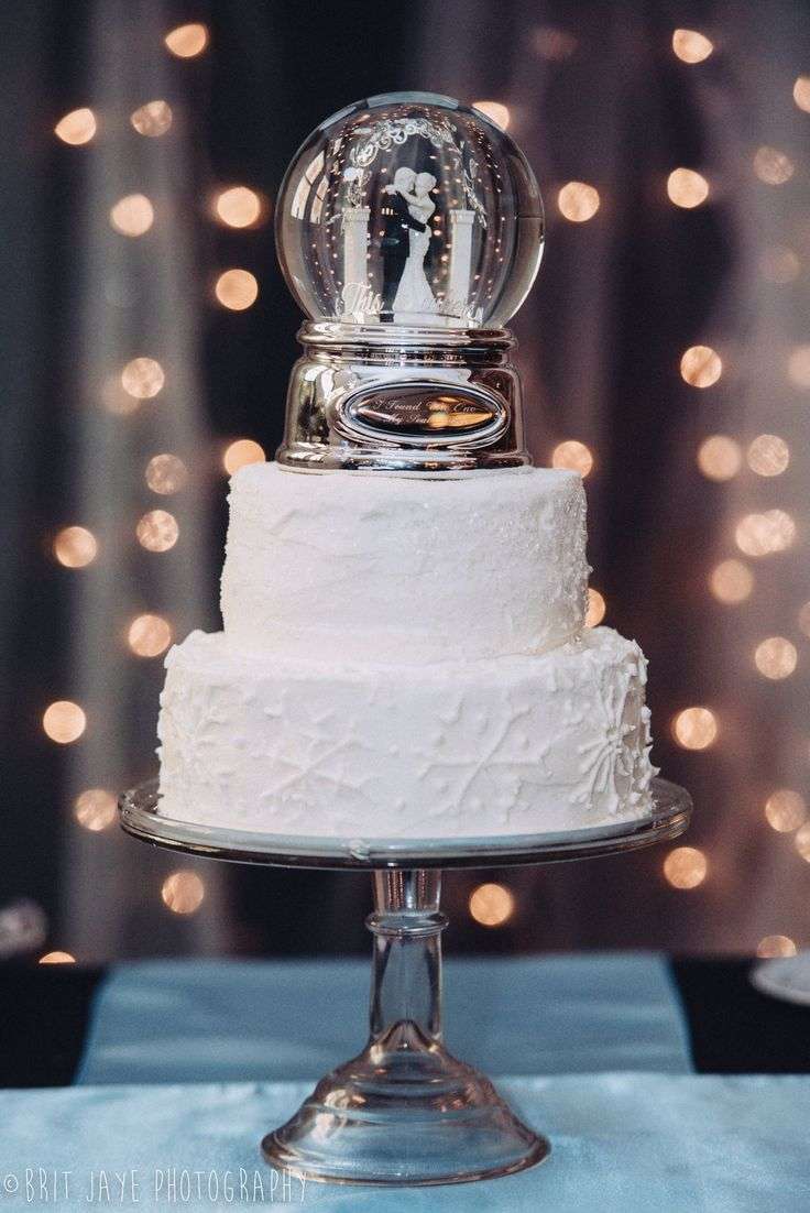 Use Snow Globes For Your Perfect Winter Wedding