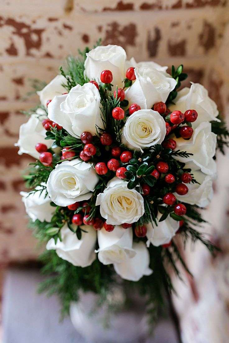 Wonderful Christmas-Inspired Wedding Bouquets