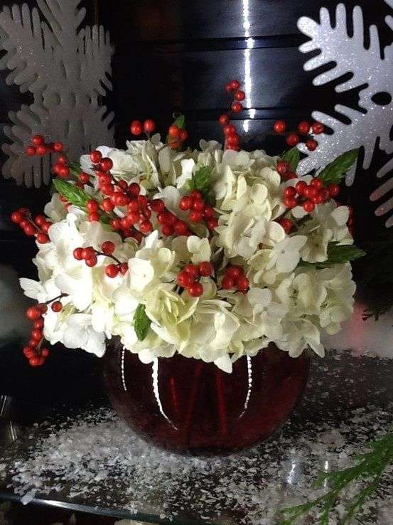 Christmas Wedding Centerpieces to Inspire You